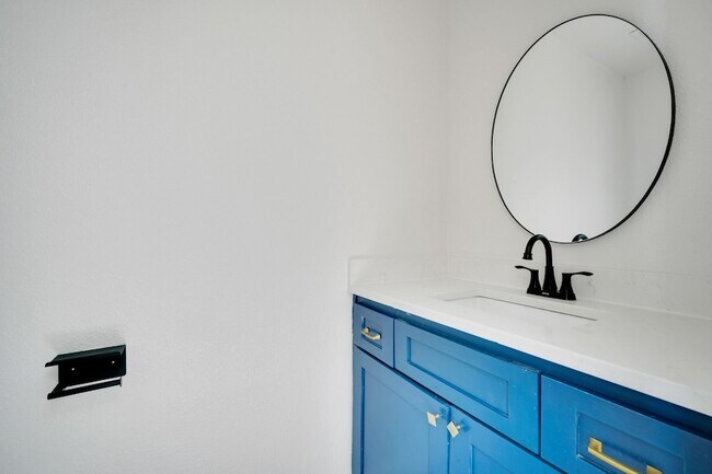 Building Photo - 3301 Yellowstone Dr