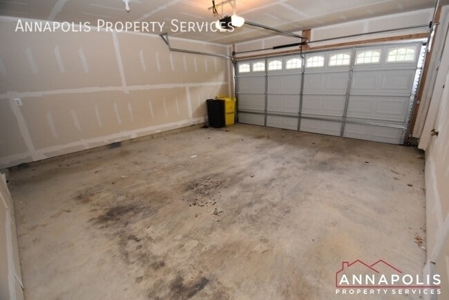 Building Photo - 2625 Smooth Alder St
