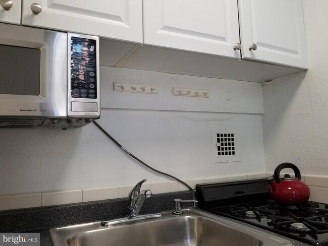 Building Photo - 1021 Arlington Blvd