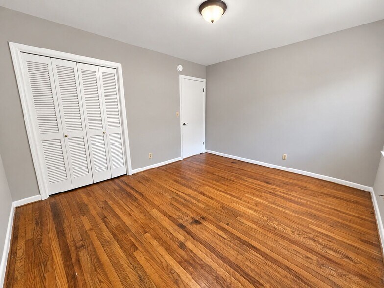 Building Photo - 1304 Brockton Dr