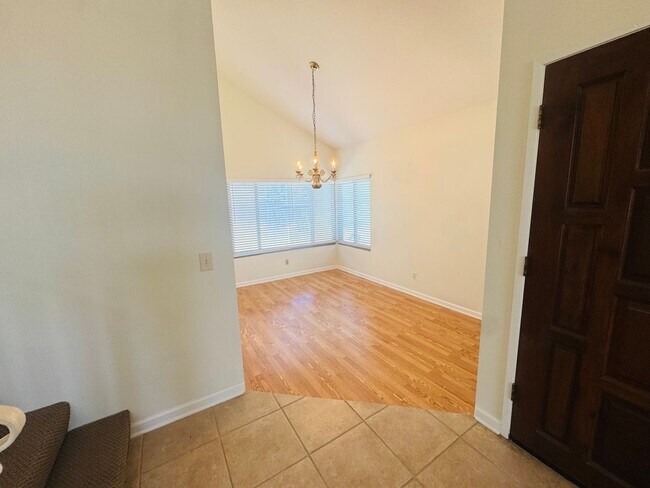 Building Photo - 4 Bedroom Cul-de-Sac Home in Mission Oaks
