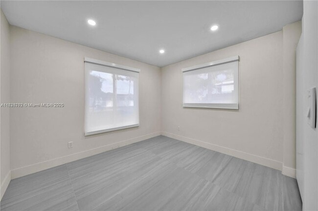 Building Photo - 5020 SW 92nd Ave