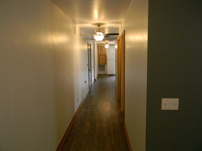 Building Photo - 322 E Main St