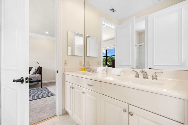 Building Photo - 11695 Sunrise View Ln