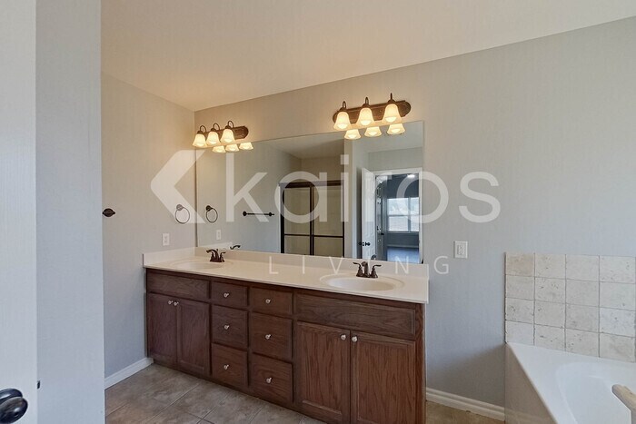 Building Photo - 11637 SW 10th St