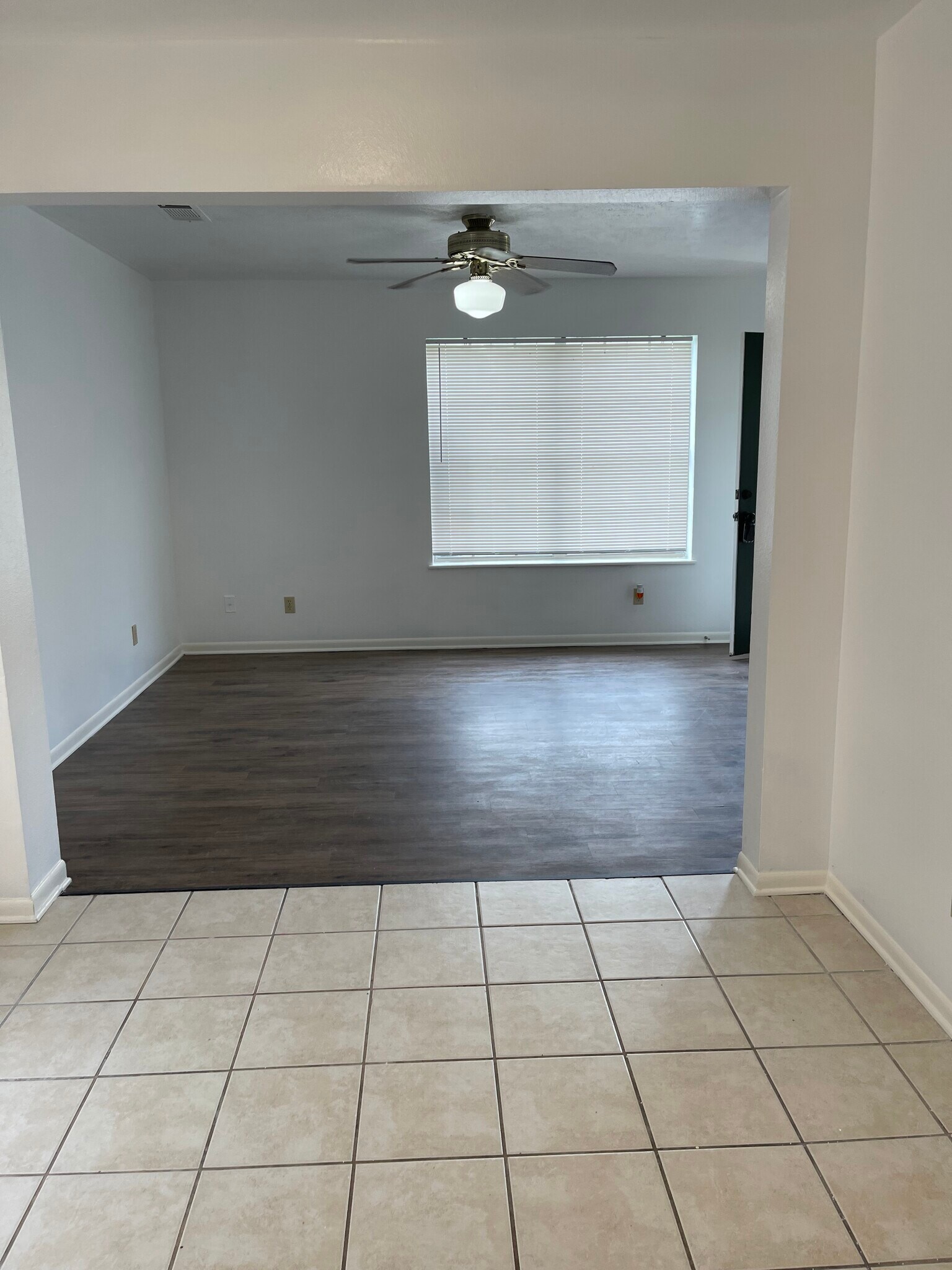 Building Photo - 1205 Vinyard Ct
