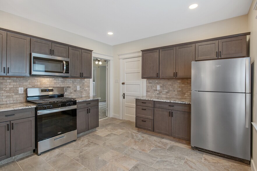 Building Photo - 262 Tennyson Ave