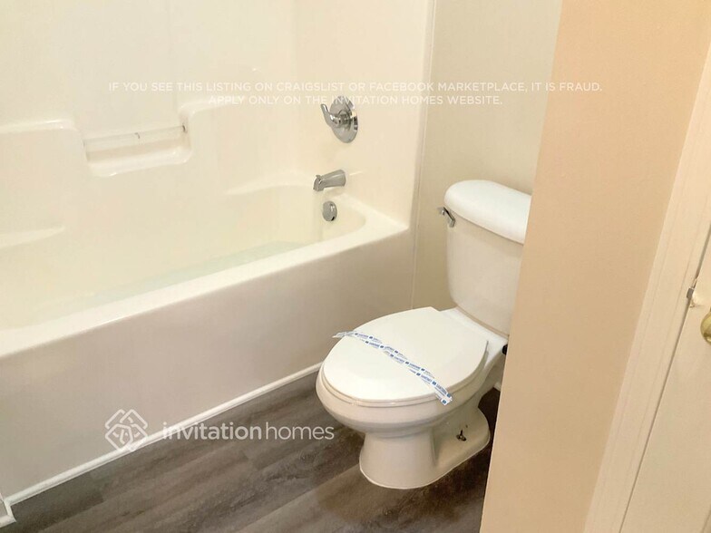 Building Photo - 8515 Castledown Dr