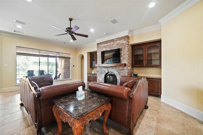 Building Photo - 25207 Hideaway Run Dr