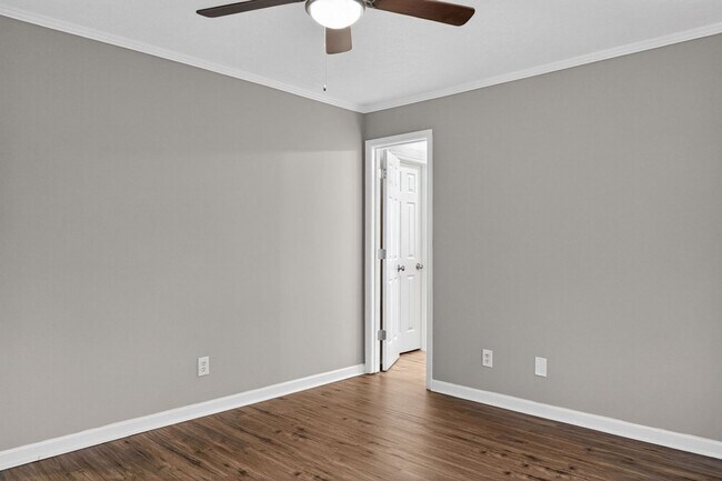 Building Photo - Spacious 3BR Condo in Fayetteville