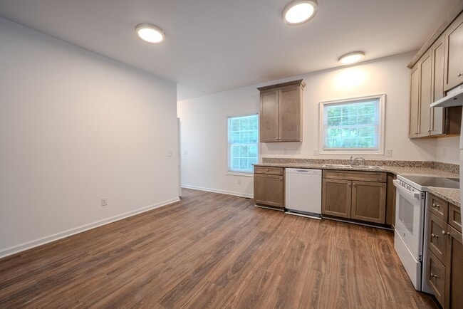 Building Photo - 37425 Mutiny Dr