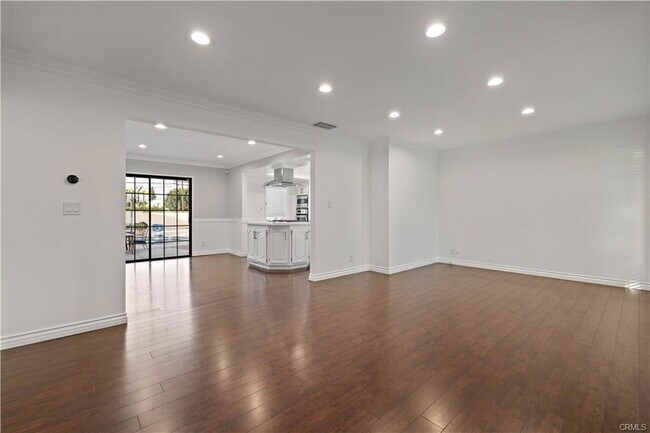 Building Photo - 17061 Germain St