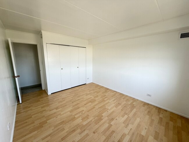 Building Photo - 6340 Americana Dr