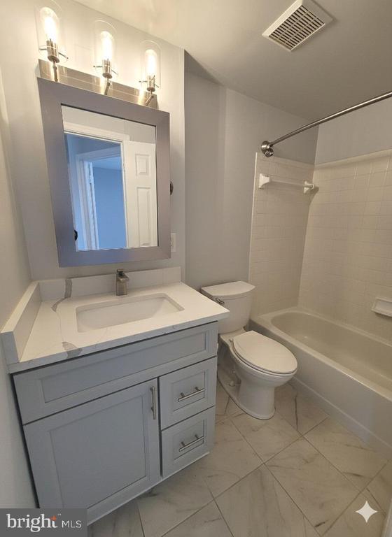 Building Photo - 1416 11th St NW