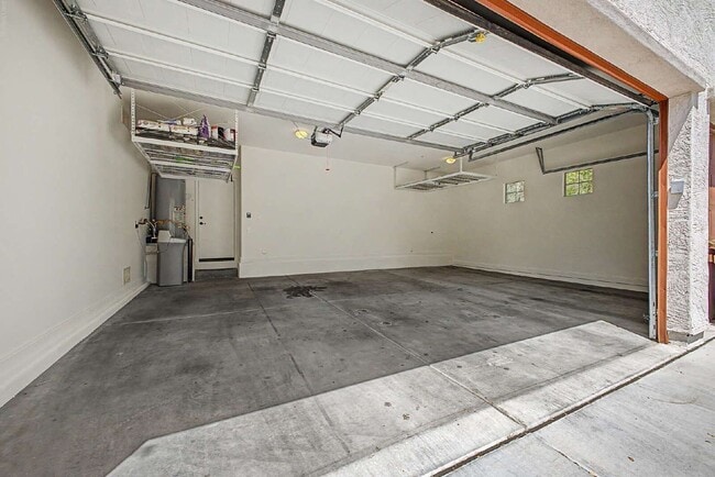 Building Photo - 20515 W Maiden Ln