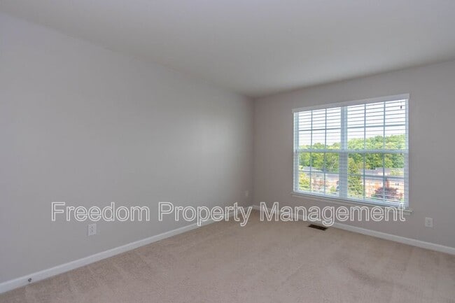 Building Photo - 17002 Beveridge Dr