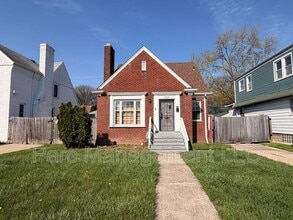 Building Photo - 10116 Outer Dr W