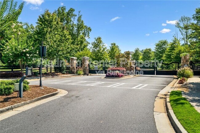 Building Photo - 705 Fieldcrest Park Ln