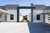 Building Photo - 11 Angelina Dr