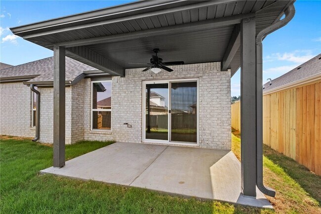Building Photo - 4225 Barhem Dr