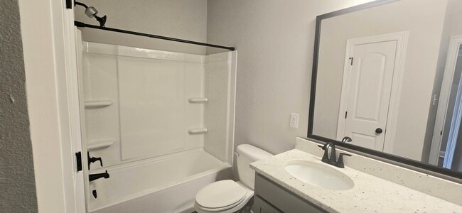 Building Photo - 5 Bedroom 3 Bathroom in Canes Landing