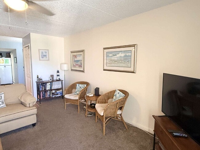 Building Photo - Furnished Tradewinds Condo!