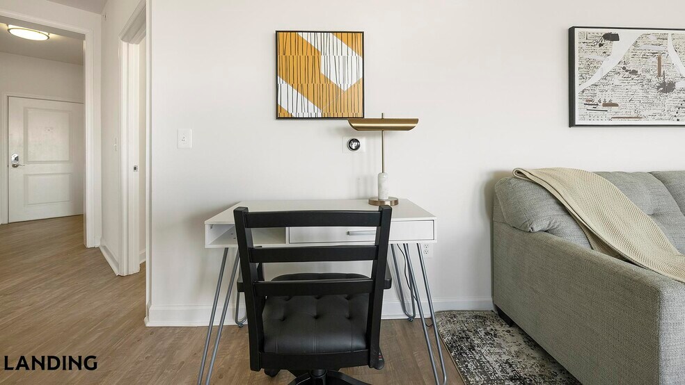 Building Photo - 909 Mansion Dr