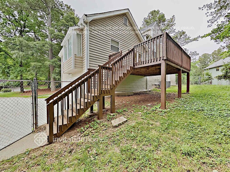 Building Photo - 3621 N Hampton Dr