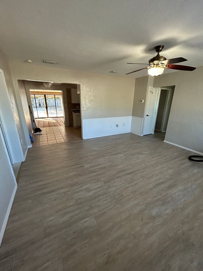 Building Photo - Single Family Home