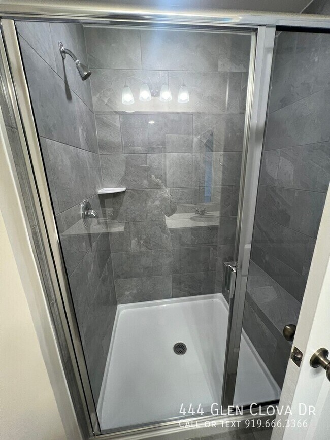 Building Photo - 444 Glen Clova Dr