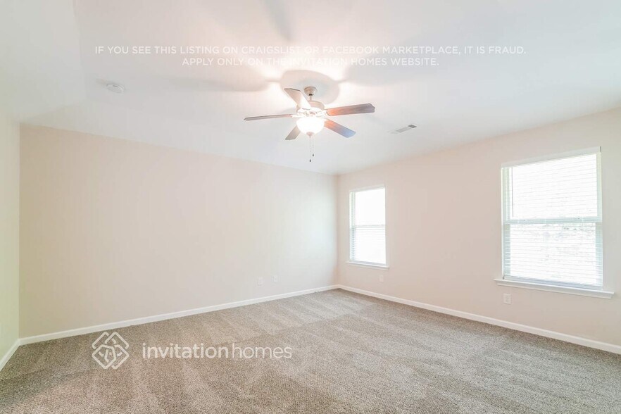 Building Photo - 3800 Aspen Springs