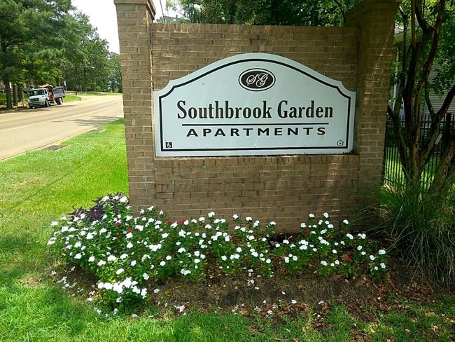 Building Photo - Southbrook Gardens Apartments