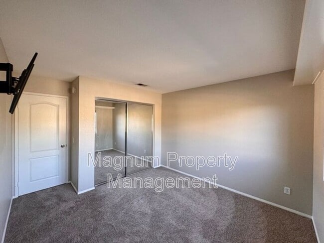 Building Photo - 40085 Temecky Way