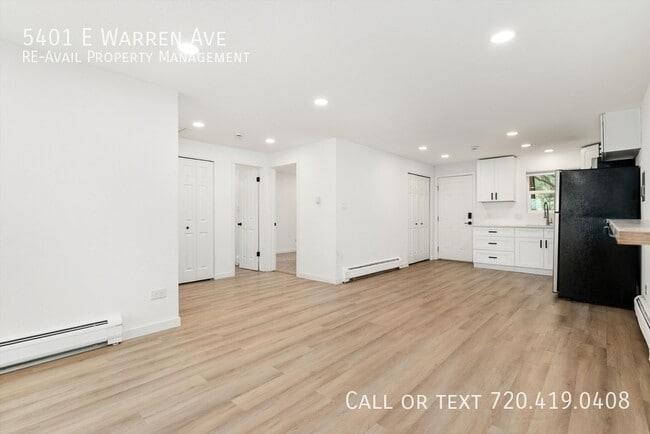 Building Photo - 5401 E Warren Ave