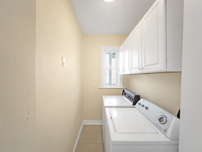 Building Photo - 24 Montvale St