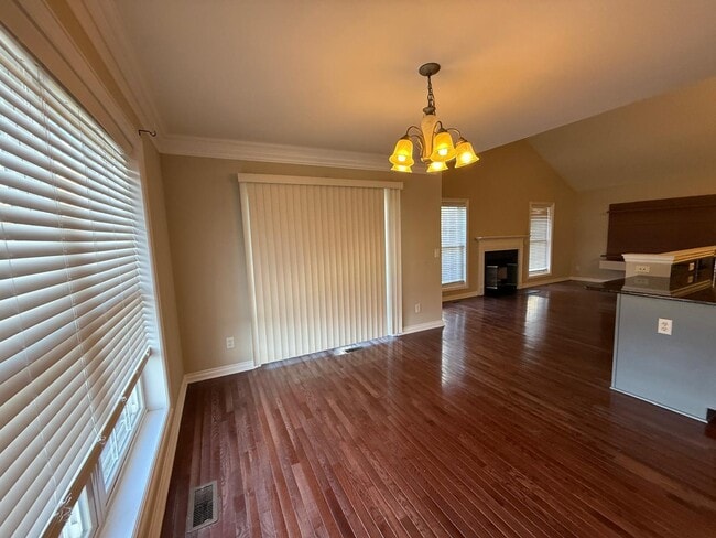 Building Photo - 5705 Hampshire Ln