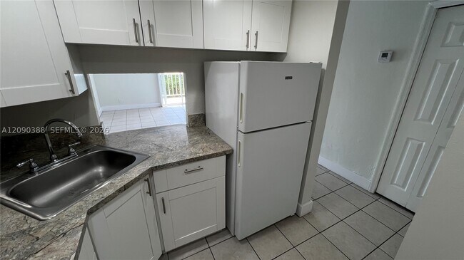 Building Photo - 4550 NW 9th St
