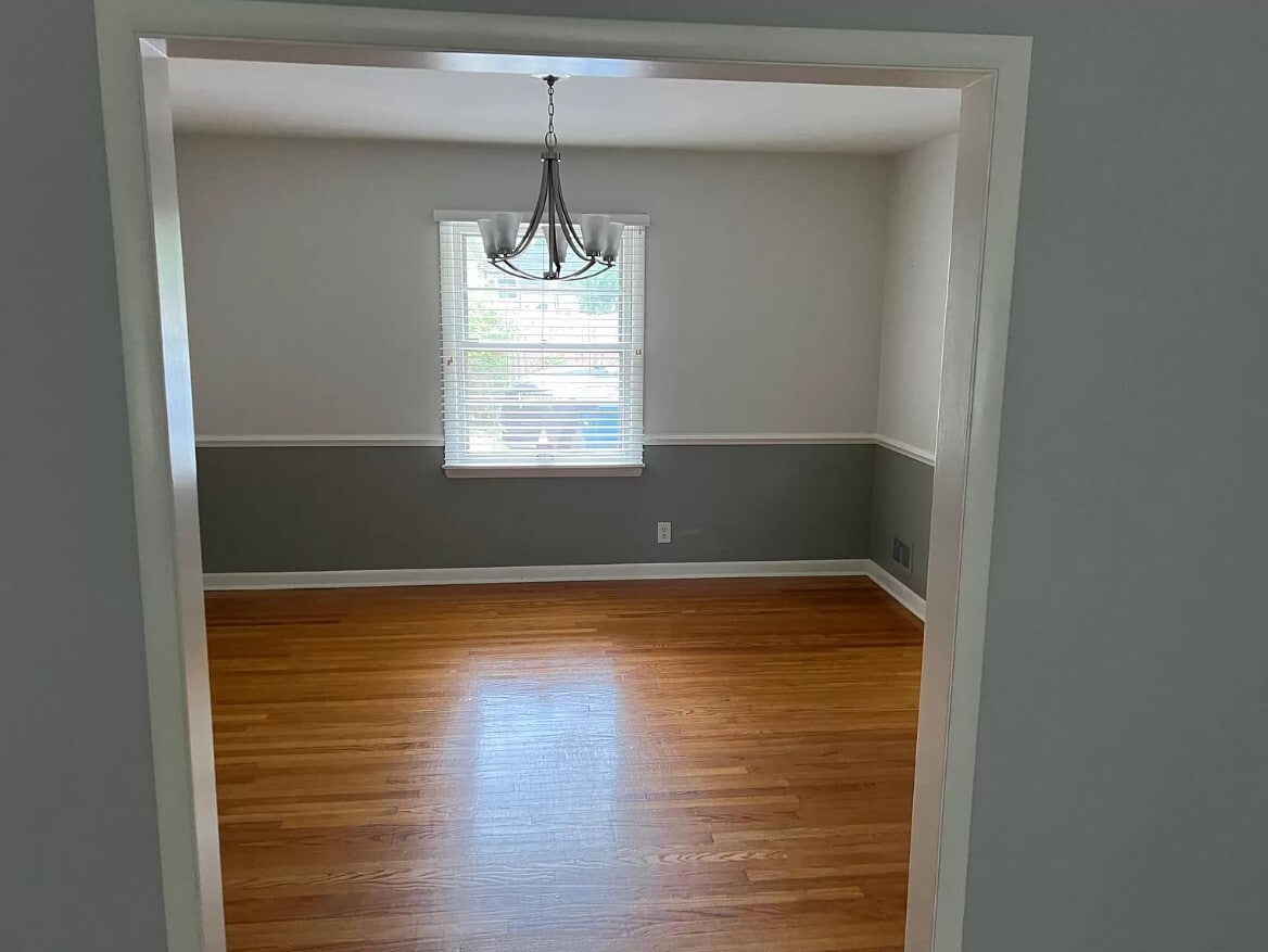 Building Photo - 1120 Ivy Ln