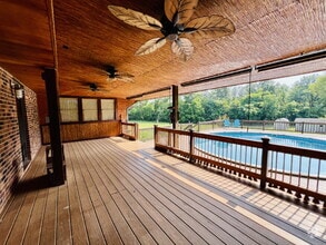 Building Photo - Charming 3-Bed, 2-Bath Home with back yard...