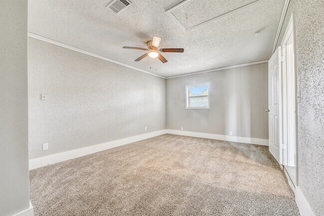 Building Photo - 405 Cherry St