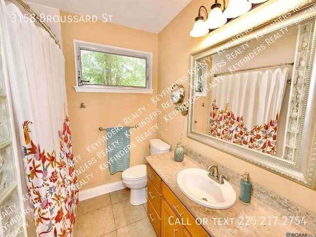 Building Photo - 3158 Broussard St