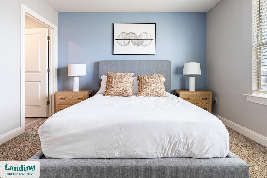 Building Photo - 305 Laredo Dr