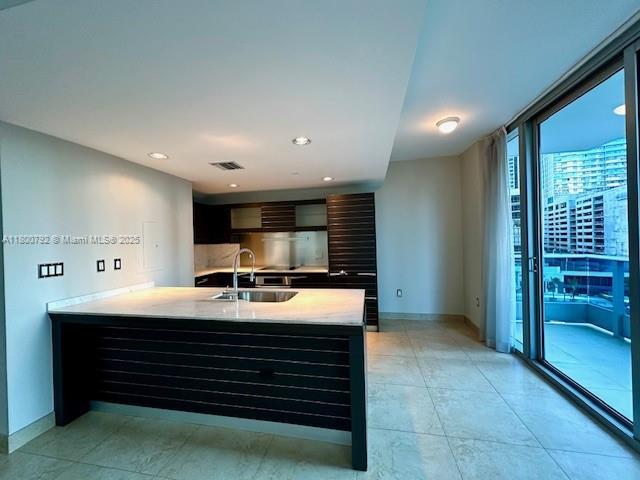 Building Photo - 200 Biscayne Blvd Way