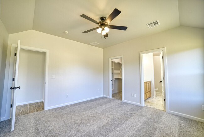 Building Photo - Brand New Home in Washington!