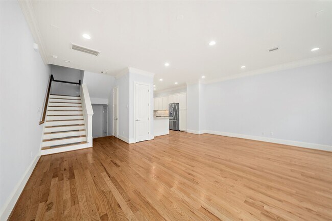 Building Photo - 4031 Bellefontaine