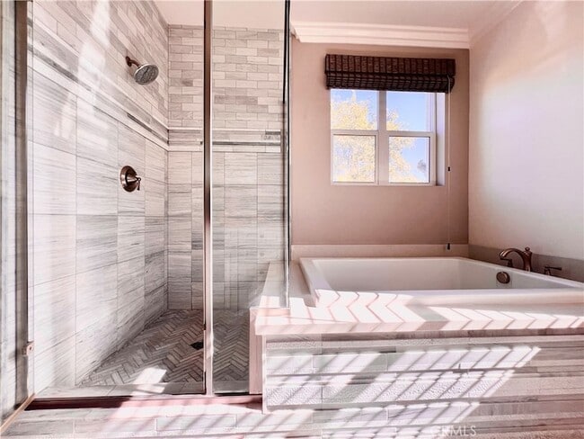 Building Photo - 101 Fixie