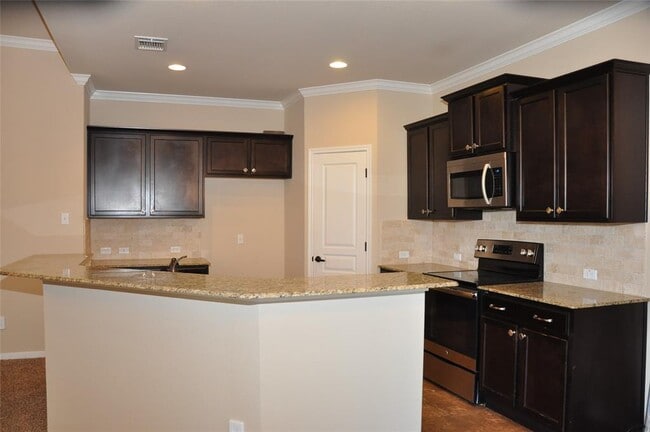 Building Photo - 5603 Drury Ln