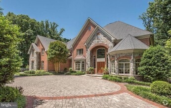 Building Photo - 7841 Montvale Way