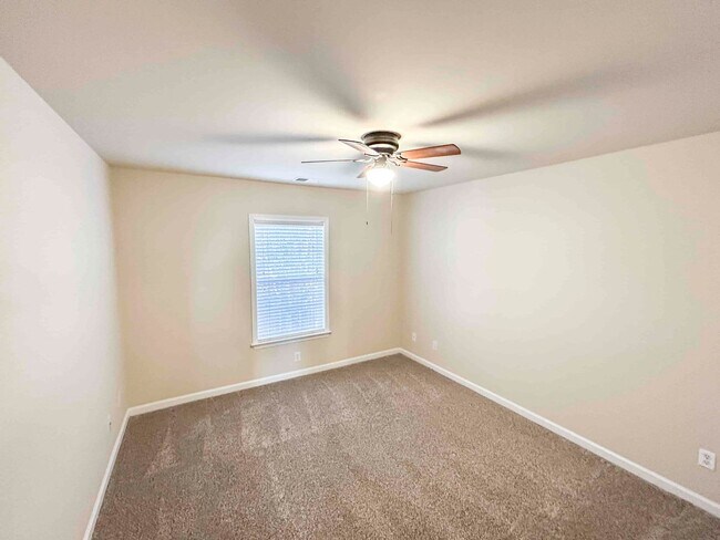 Building Photo - Immaculate 4 BR/3 BA Traditional in Acworth!