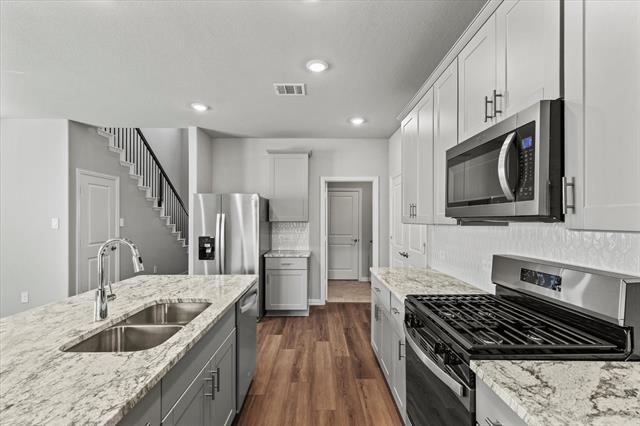 Building Photo - 3935 Worth Dr